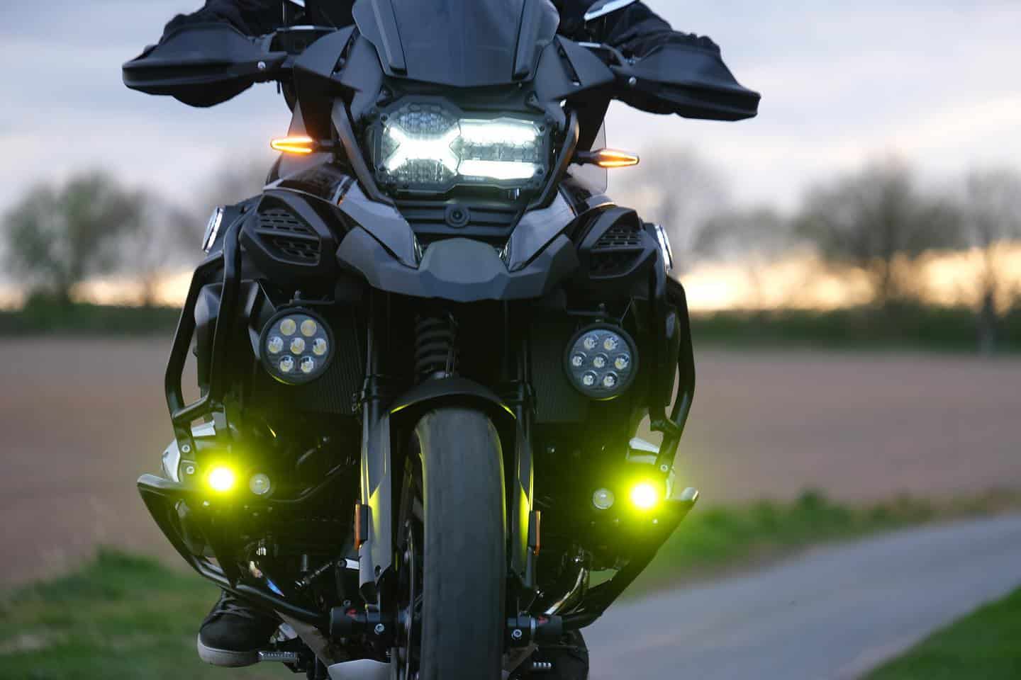 Lire la suite à propos de l’article Visibilité optimale grâce à eclairage moto led